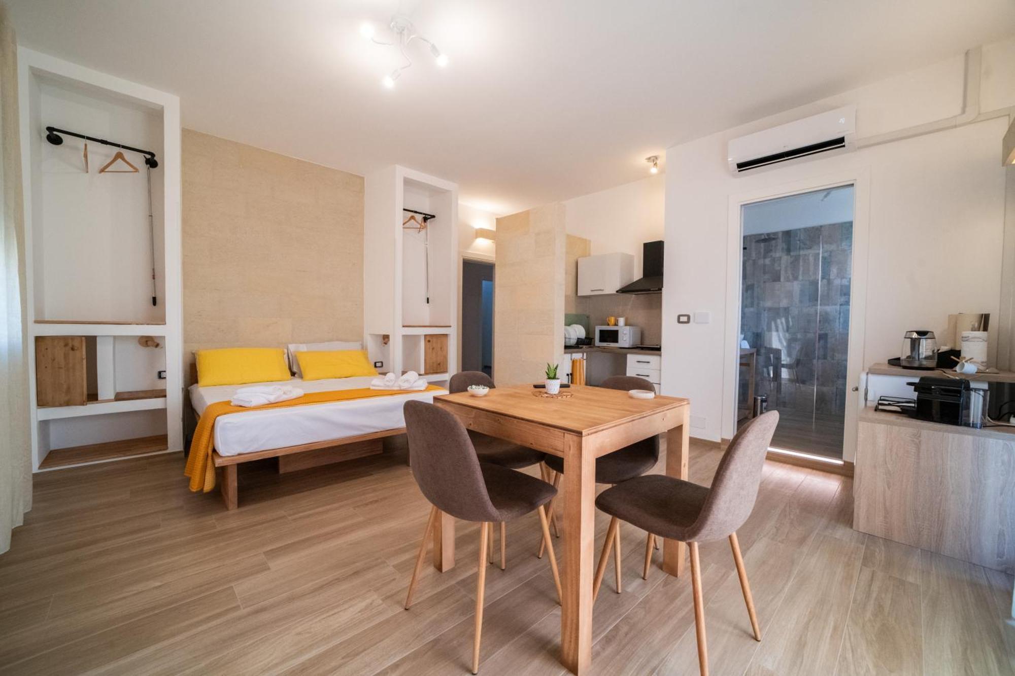 Pietra Bianca Bed & Breakfast Cutrofiano Exterior photo